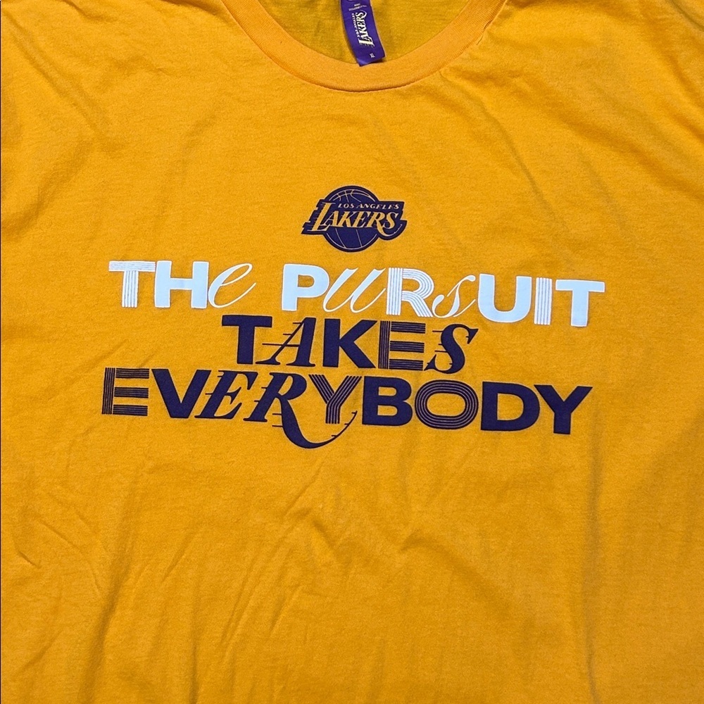 Lakers The Pursuit Takes Everybody - Picture 2 of 4